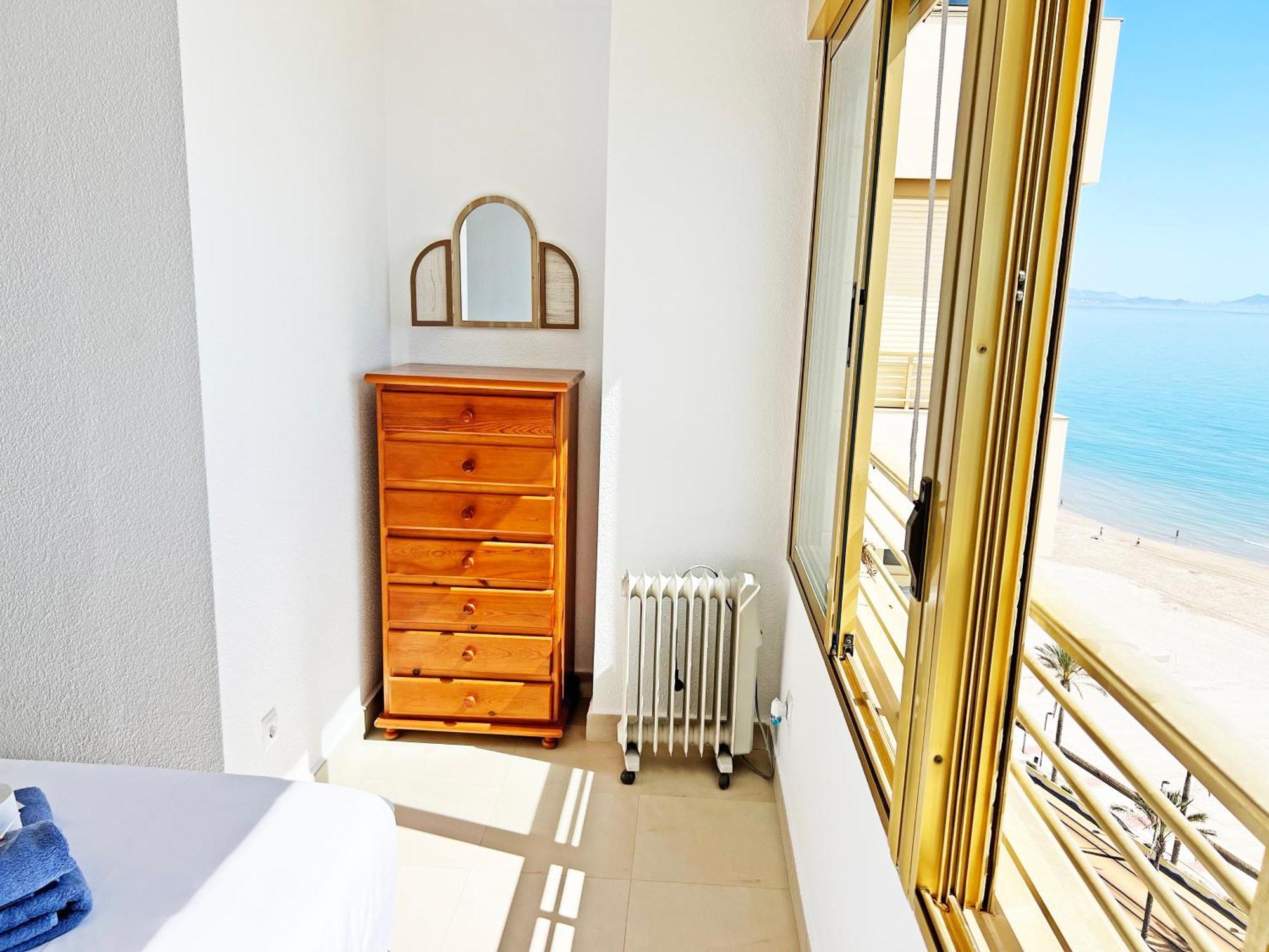 Oasis Frente Al Mar. Parking Gratis Apartment El Campello Bagian luar foto
