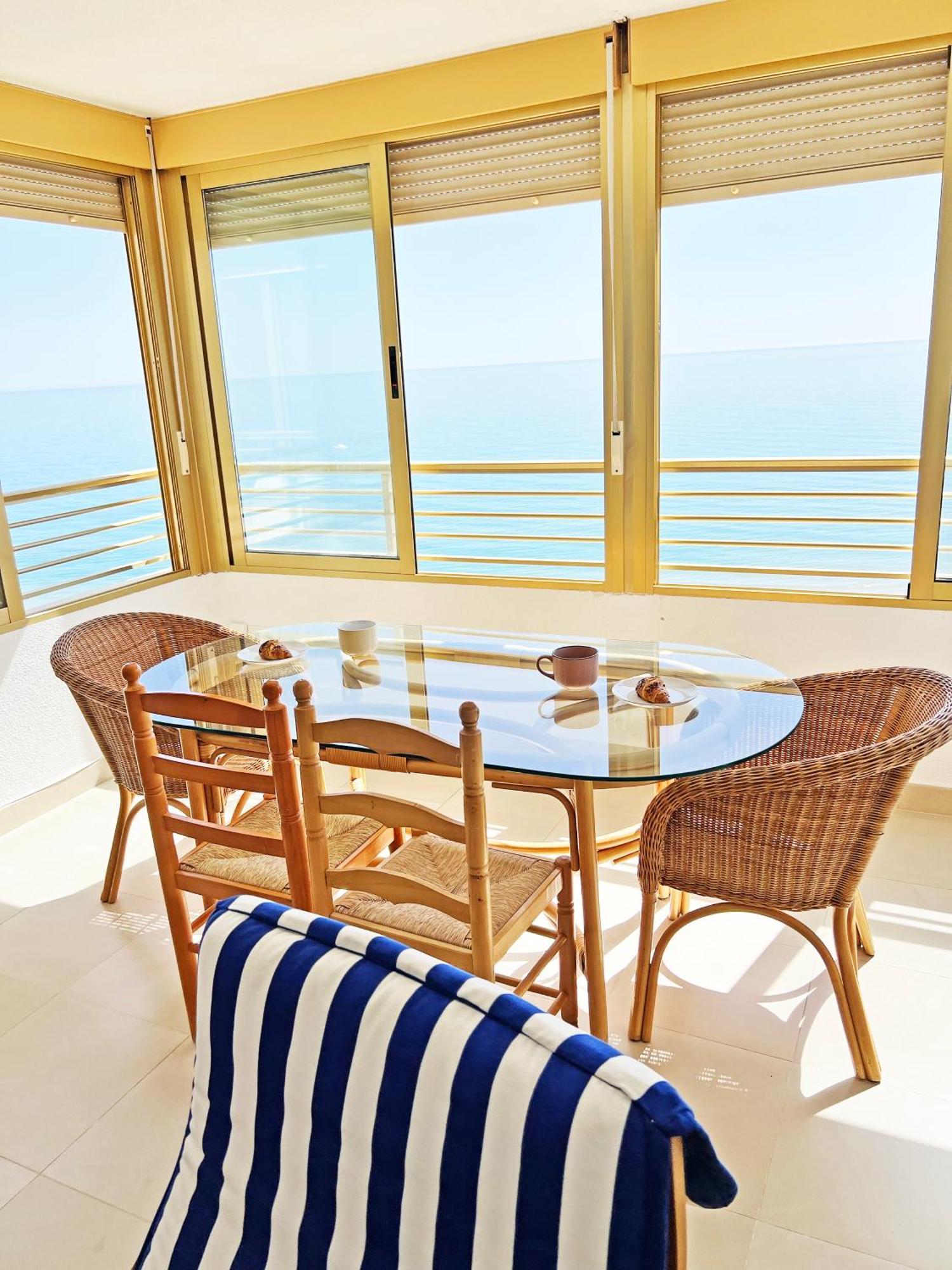Oasis Frente Al Mar. Parking Gratis Apartment El Campello Bagian luar foto