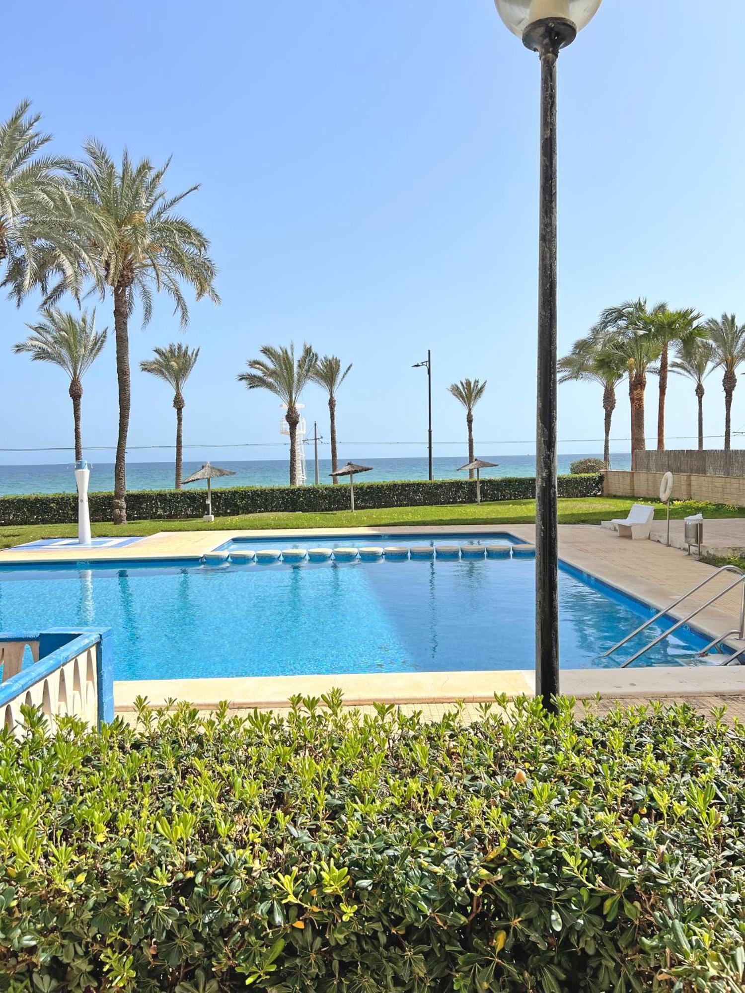 Oasis Frente Al Mar. Parking Gratis Apartment El Campello Bagian luar foto