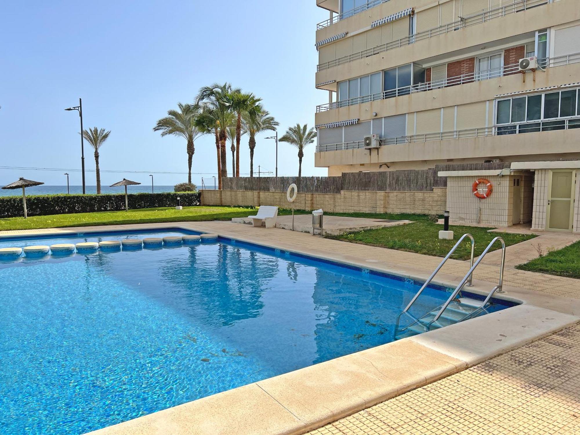 Oasis Frente Al Mar. Parking Gratis Apartment El Campello Bagian luar foto